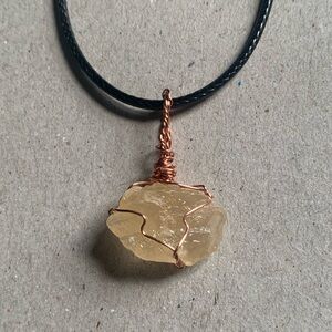 Raw Honey Calcite Necklace-NWT